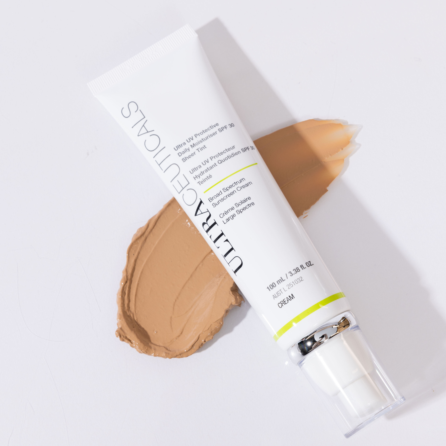 Ultra UV-beschermende dagelijkse vochtinbrengende crème SPF 30 Sheer Tint